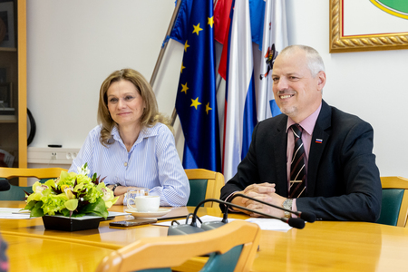 TISKOVNA KONFERENCA OBČINE PIVKA 6.5.2025 - Valter Leban-1381